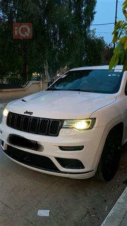 جیپ گراند شیرۆکی